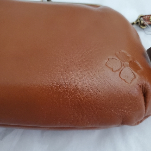 NWT Patricia Nash Leather Wristlet. - Picture 4 of 16